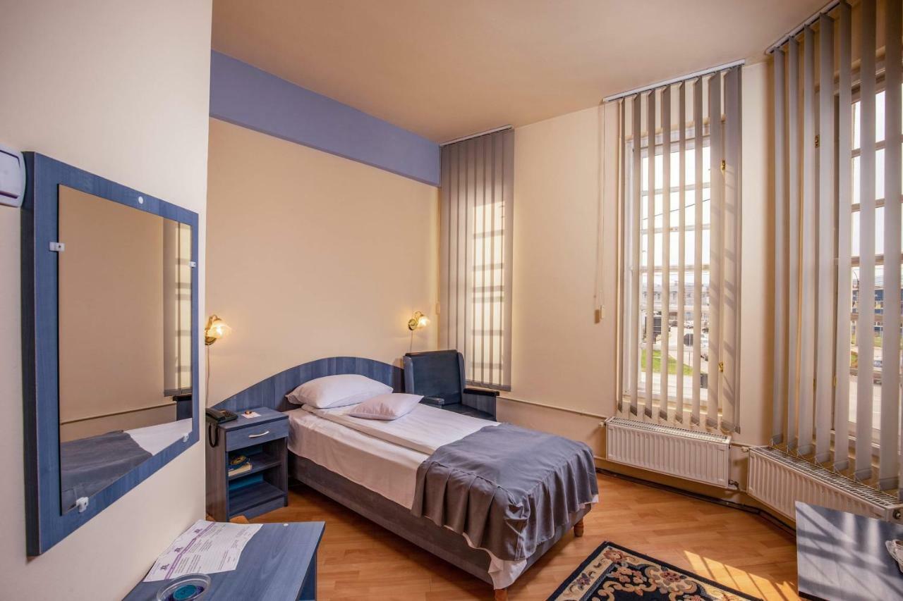Sfântu-Gheorghe Hotel Castel מראה חיצוני תמונה